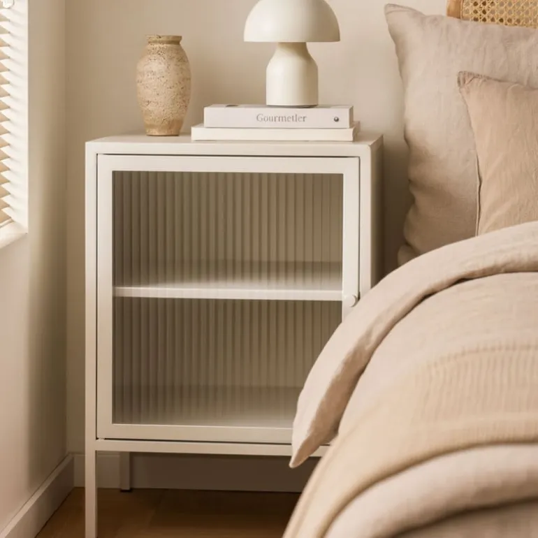 Nachtkastje Luca met geribbeld glazen deurtje - offwhite - 55.5x40x32 cm